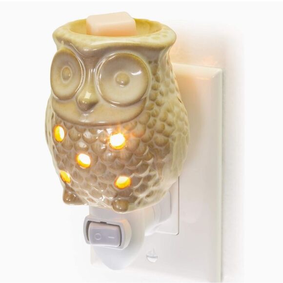 Wax Warmer Owl Plug In Scented Home Fragrance Essential Oils Melts Night Light - Picture 1 of 7